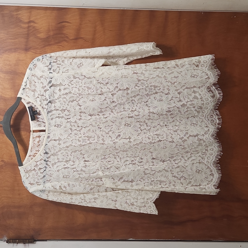 The Limited 3/4 sleeve lace top